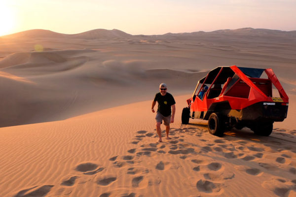Buggies y Sandboarding – Huacachina
