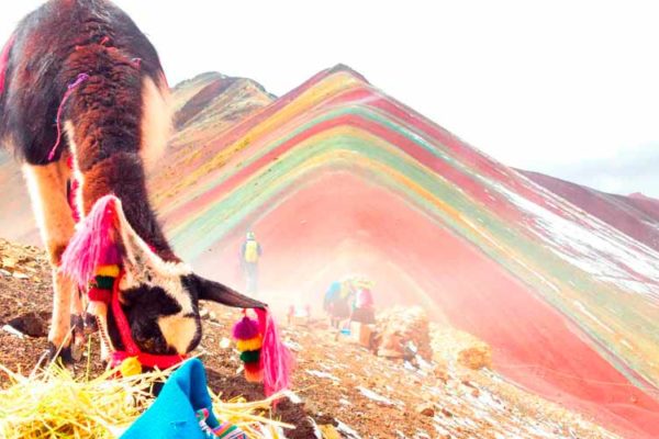 Montaña de siete colores + Valle Rojo